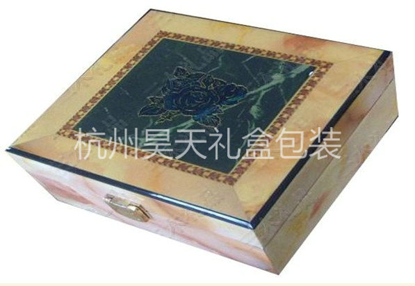 酒盒包裝設(shè)計(jì)